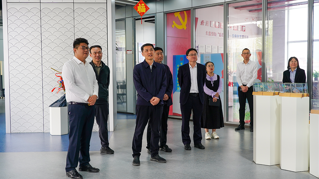 博兴县委副书记、代县长孔磊一行到访PA电子调研产业发展情况(图1) 博兴县委副书记、代县长孔磊一行到访PA电子调研产业发展情况(图1)