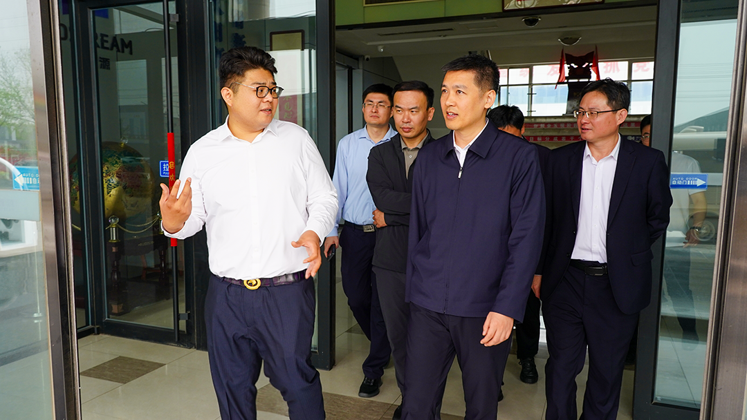 博兴县委副书记、代县长孔磊一行到访PA电子调研产业发展情况(图4) 博兴县委副书记、代县长孔磊一行到访PA电子调研产业发展情况(图4)